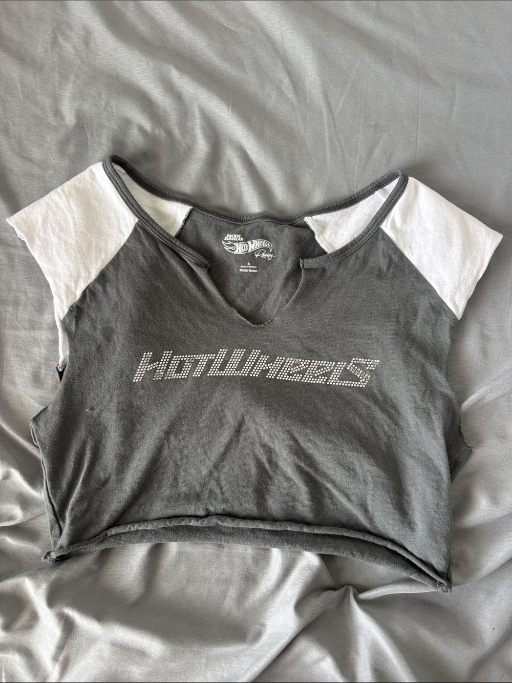 PacSun hot wheels Women's Gray Crop Tee with White Sleeves